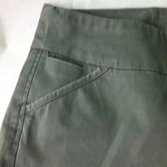 Jageans shorts 4 - Picture 16 of 16